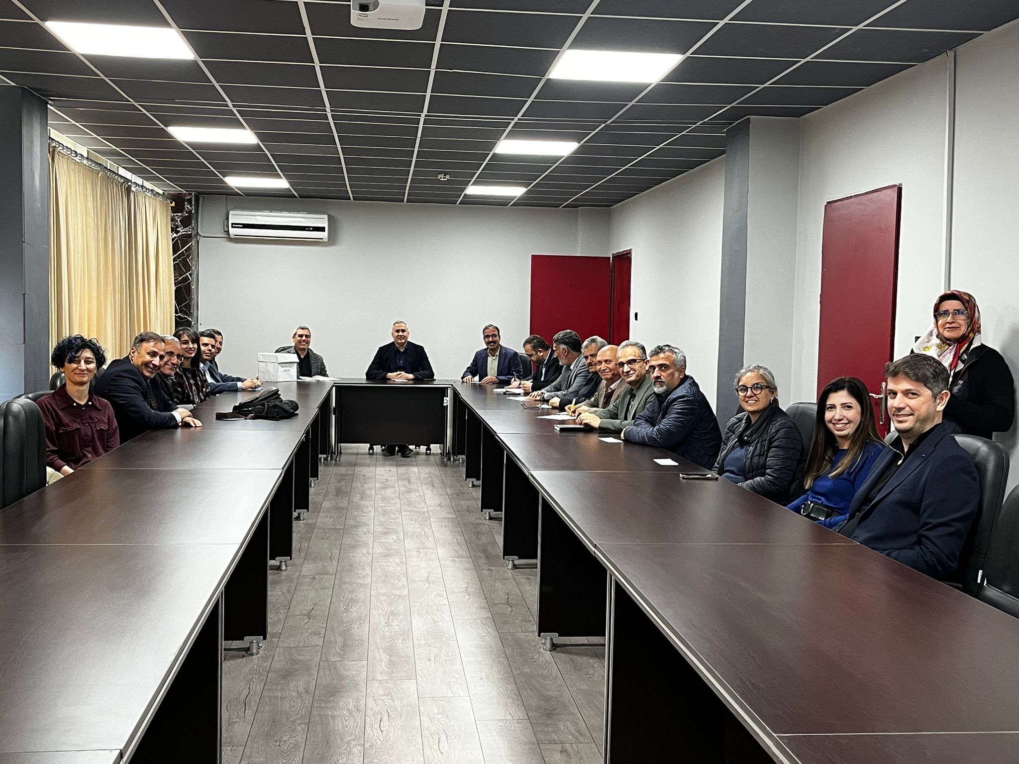 Fakültemizde Bölüm Başkanları ile Toplantı Yapıldı.